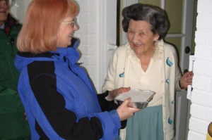 SOC_MEALSdepositphotos_11882312-Doctor-with-female-patient